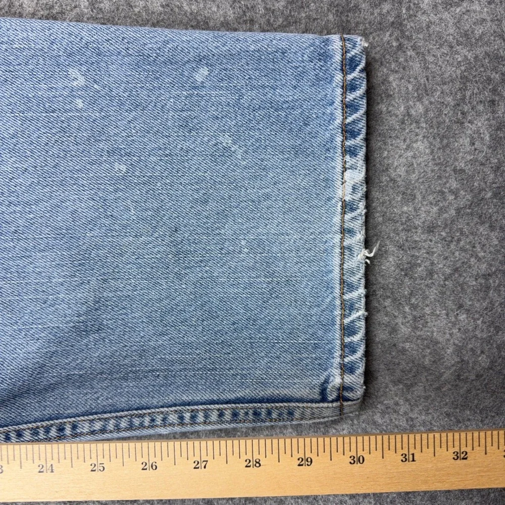 VTG Levi's Jeans Mens 38x32 Light Wash 550 Relaxed Tapered Leg Cotton 90s Y2K